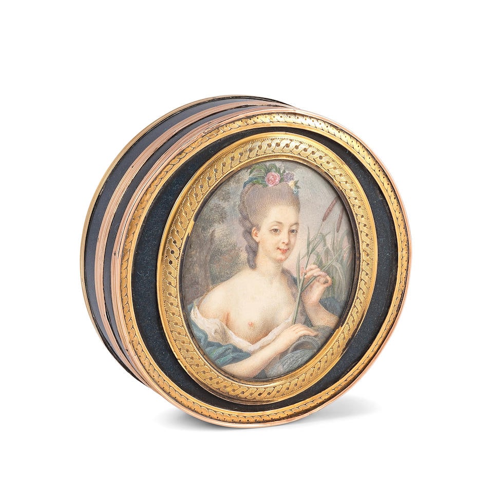 Boîte en écaille, or et composition, XVIIe, à miniature sur ivoire figurant une a... (1 of 2)