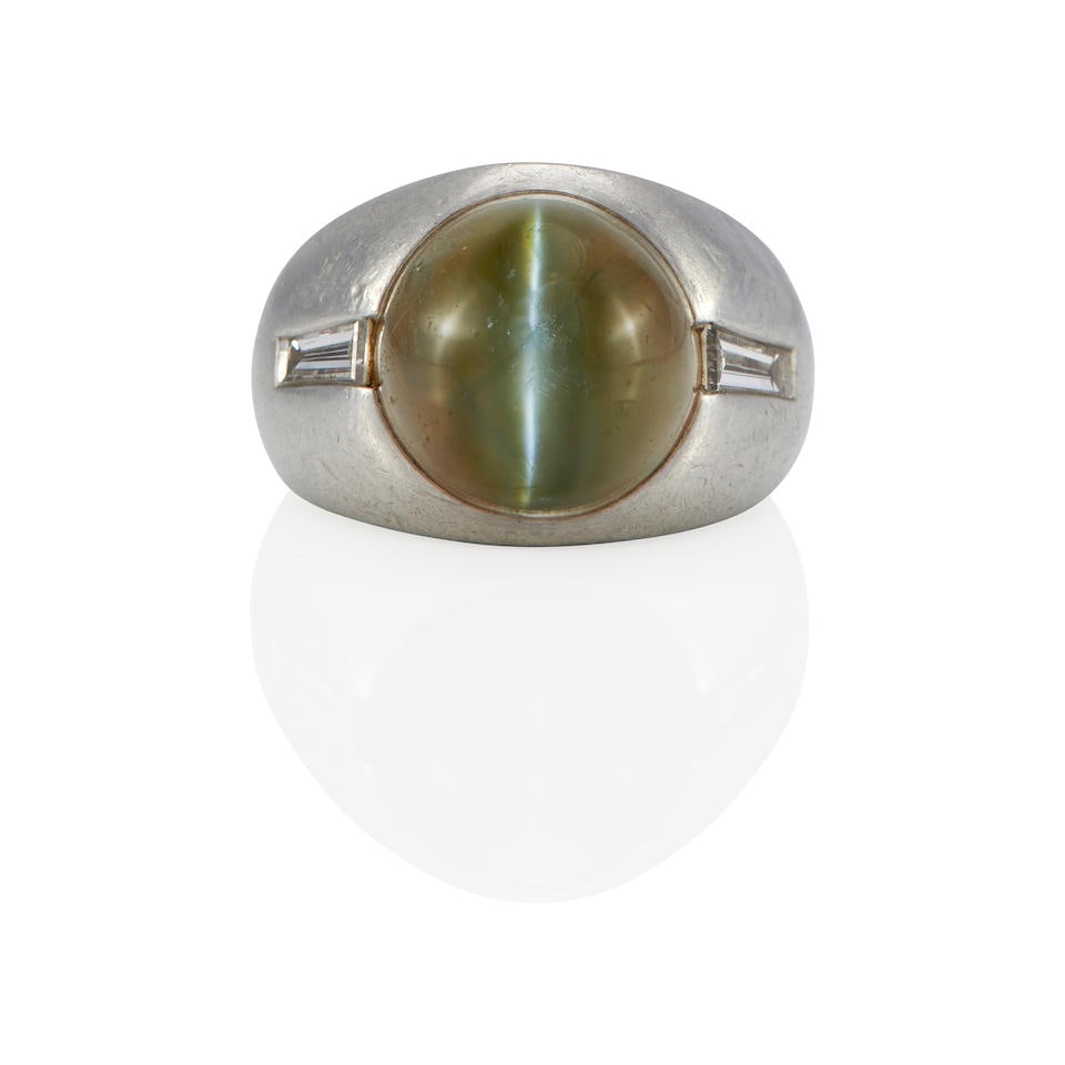 A PLATINUM, CAT'S EYE CHRYSOBERYL, AND DIAMOND RING (1 of 3)