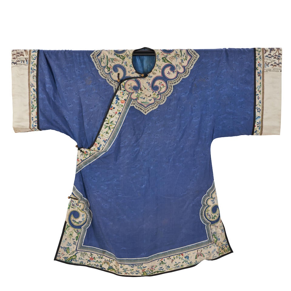 AN EMBROIDERED SILK WOMAN'S INFORMAL JACKET China, late Qing dynasty (3) (1 of 4)