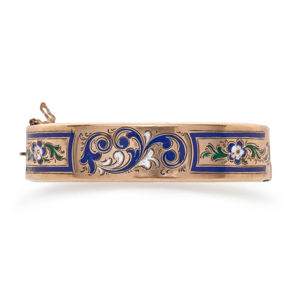 A VICTORIAN GOLD AND ENAMEL BANGLE BRACELET (1 of 2)