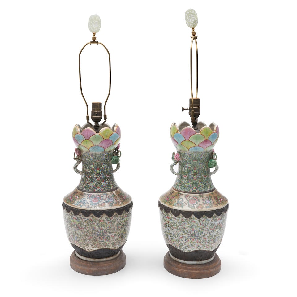 PAIR OF CHINESE PORCELAIN LAMP BASES 19th century, (1 of 2)