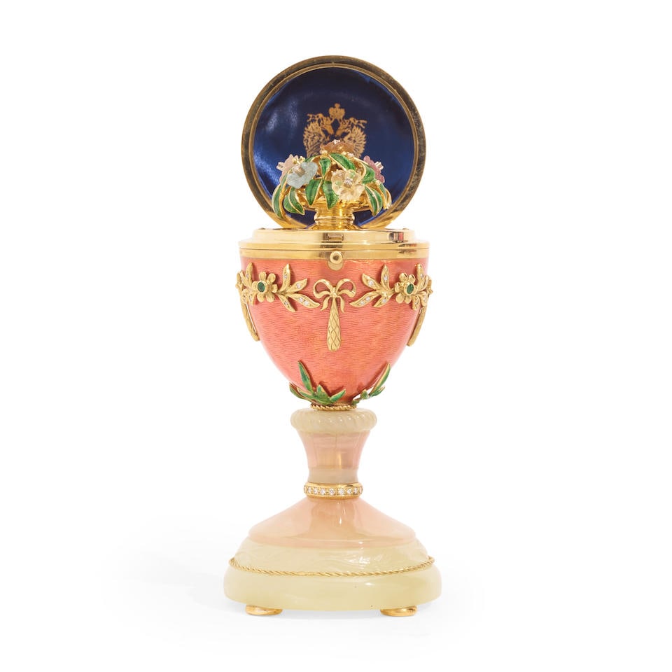 A FABERGÉ PRECIOUS STONE INSET 18K GOLD MOUNTED GREEN AND ROSE GUILLOCHE ENAMEL AND CARVED ...: A FABERGÉ PRECIOUS STONE INSET 18K GOLD MOUNTED GREEN AND ROSE GUILLOCHE ENAMEL AND CARVED BOWENITE AND ROSE QUARTZ MUSIC BOX 'SPRING EGG' Victory Mayer, 1996 Signed, editioned, and inscribed 750