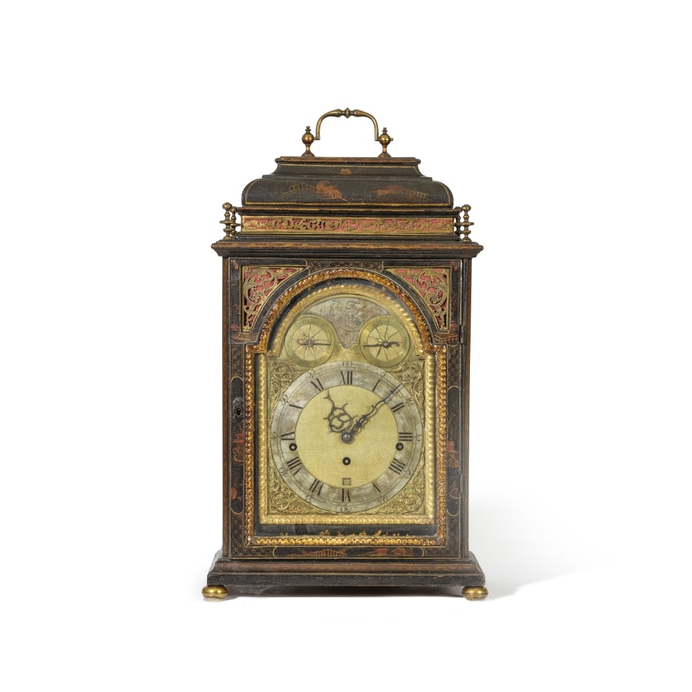 Pendule musicale anglaise en bois laqué noir à décor de chinoiserie, de John Tayl...: Pendule musicale anglaise en bois laqué noir à décor de chinoiserie, de John Taylor, Londres, milieu XVIIIe siècle A mid 18th century chinoiserie-decorated musical table clock John