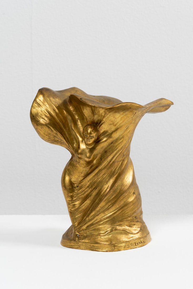HANS STOLTENBERG-LERCHE (1867-1920) Vase Loie Fuller en bronze doré, circa 1900: HANS STOLTENBERG-LERCHE (1867-1920) Vase Loie Fuller en bronze doré, circa 1900 Signé Fondeur Louchet Loie Fuller verguld bronzen vaas, circa 1900, gesigneerd Loie Fuller gilt bronze vase, c