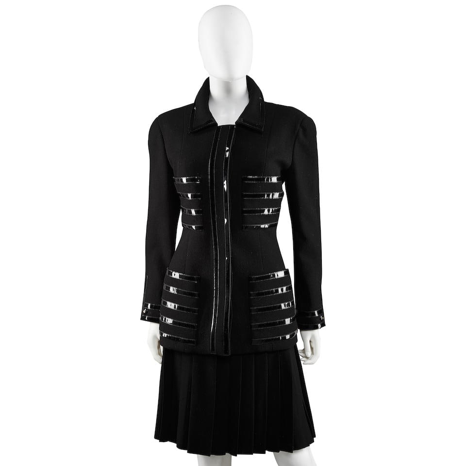 CHANEL: PATENT TRIM WOOL SKIRT SUIT ENSEMBLE  Spring 1992 | Look 41 (1 of 3)
