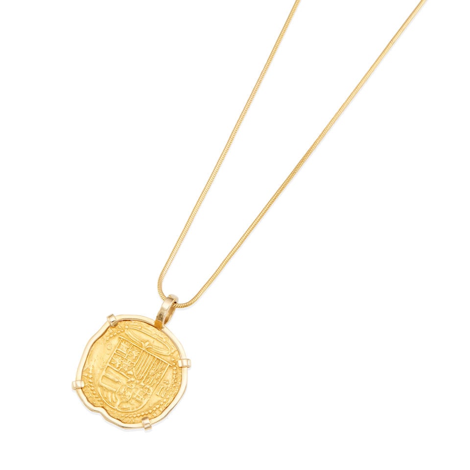 GOLD COIN PENDANT NECKLACE (1 of 2)