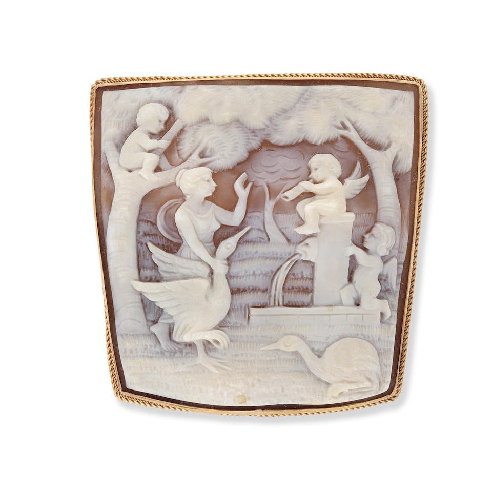 CAMEO BROOCH (1 of 2)