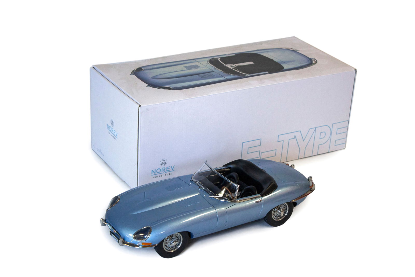 A Jaguar E-Type Roadster Series 1 1:12 scale model (1 of 1)