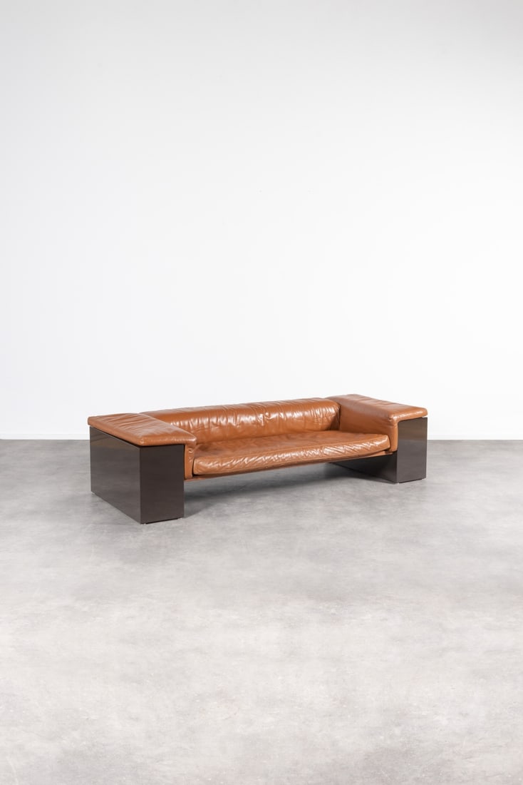 CINI BOERI (1924-2020) Canapé Brigadier: CINI BOERI (1924-2020) Canapé Brigadier Création en 1977 Edition Knoll International Bois laqué et cuir Bank 'Brigadier' Ontwerp 1977 Uitvoering Knoll International Gelakt hout en leder