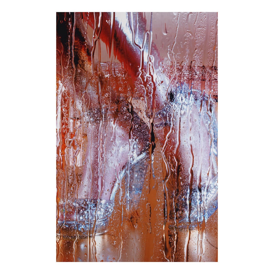MARILYN MINTER (N. 1948) Ice Gold 2011: MARILYN MINTER (N. 1948) Ice Gold 2011 signé sur une étiquette au revers c-print signed on a label on the reverse c-print 101.5 x 66 cm. 40 x 26 in. Réalisée en 2011, cette oeuvre
