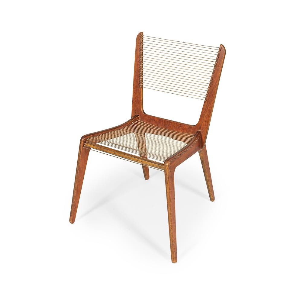JACQUES GUILLON (1922-2020) Chaise Nylon: JACQUES GUILLON (1922-2020) Chaise Nylon Création en 1952 Corde en Nylon et ickory Nylon chair Designed in 1952 Nylon rope and ickory H: 82,5 cm. (32.1/2 in.); L: 59 cm. (23.1/4 in.); P: 53 cm. (