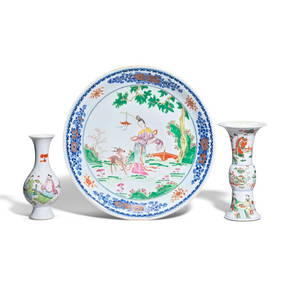A FAMILLE ROSE AND UNDERGLAZE BLUE 'MAGU' DISH; A FAMILLE VERTE BEAKER VASE, GU; AND A FAMILLE R... (1 of 1)