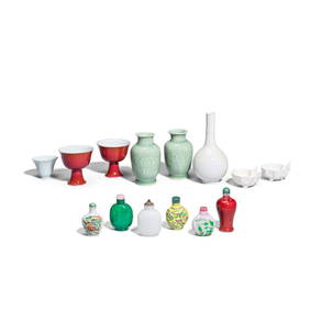 A GROUP OF MONOCHROME PORCELAINS AND SNUFF BOTTLES 19th to 20th century (23) (1 of 1)