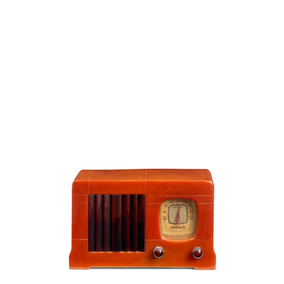 MOTOROLA 'MODEL 52' RADIO Chicago, Illinois, 1939, catalin, metal, maker's mark on dial, maker's... (1 of 2)