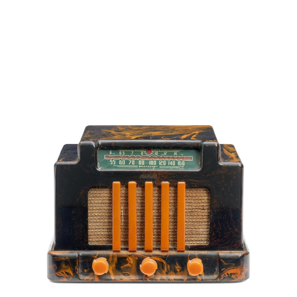 ADDISON INDUSTRIES 'MODEL 5 COURTHOUSE' RADIO Toronto, Ontario, c. 1940, catalin, metal, AM and ... (1 of 2)