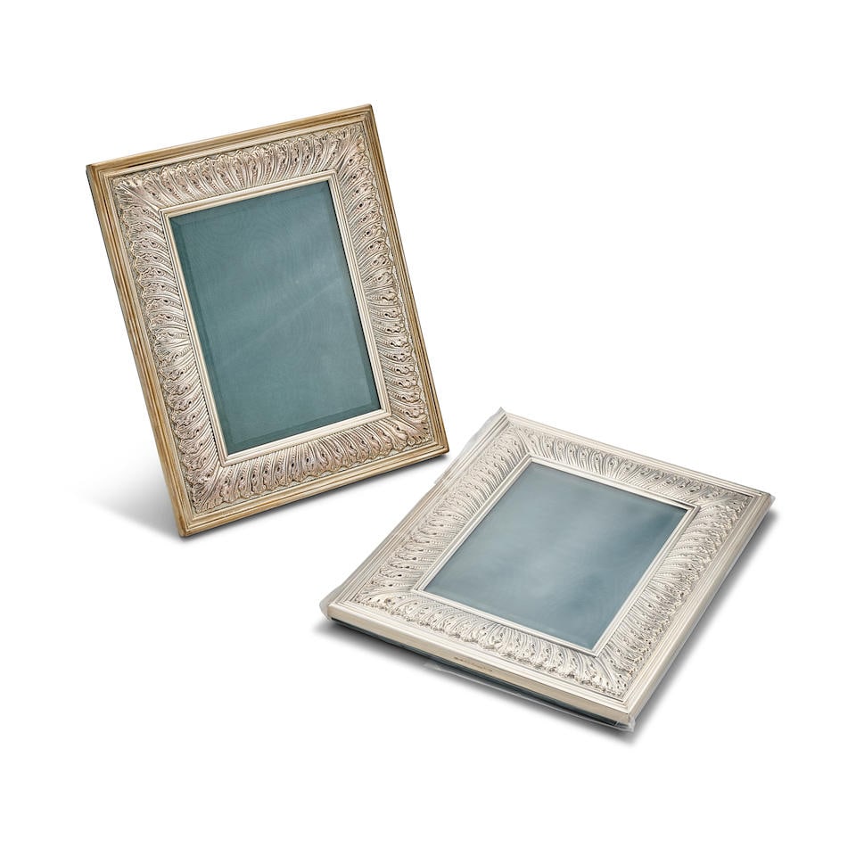 GIANMARIA BUCCELLATI: TWO STERLING SILVER PHOTO FRAMES (2): GIANMARIA BUCCELLATI: TWO STERLING SILVER PHOTO FRAMES GIANMARIA BUCCELLATI: 品牌銀制相框兩個連原裝盒 each accompanied by fitted