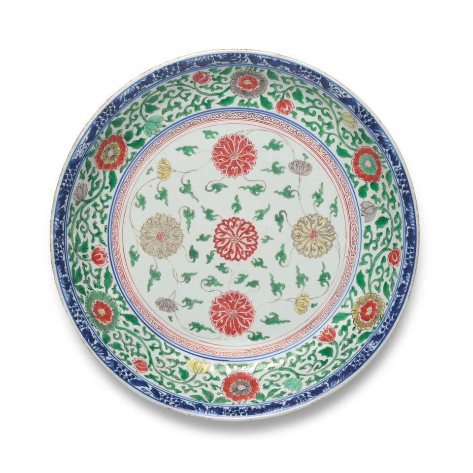 A WUCAI 'FLORAL' CHARGER Kangxi period