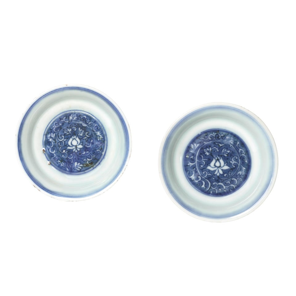 A PAIR OF SMALL BLUE AND WHITE 'FLORAL' DISHES Jiajing marks, 16th/17th century (2)