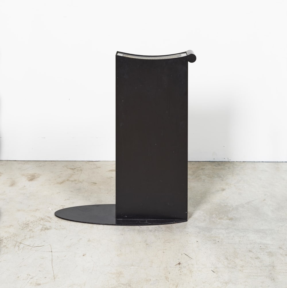 MARTIN SZEKELY (1956) Cendrier Amiens de la collection Containers: MARTIN SZEKELY (1956) Cendrier Amiens de la collection Containers 1987 Edition Néotù Acier peint et acier H: 71 cm. (28 in.); L: 56 cm. (22 in.); P: 17,7 cm. (7 in.) An 'Amiens' ashtray