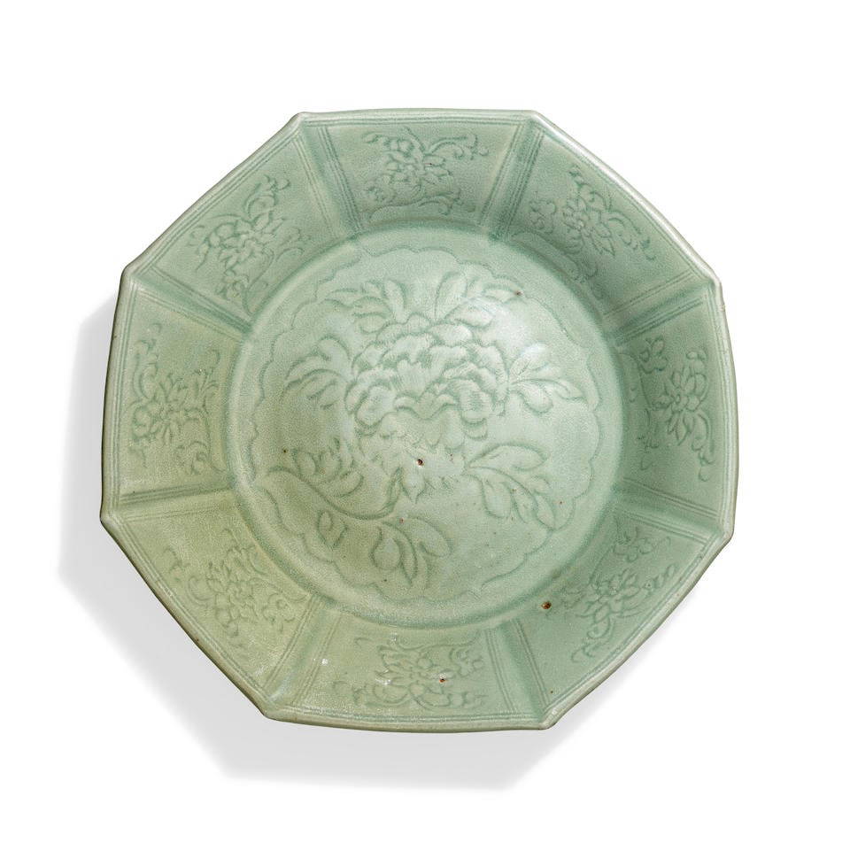 A LONGQUAN CELADON-GLAZED 'FLORAL' OCTAGONAL DISH Yuan Dynasty (2)