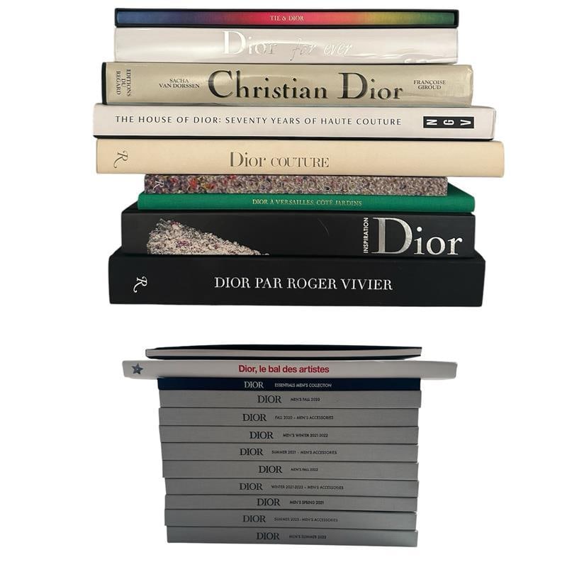 10 ouvrages et 11 catalogues de collections de la Maison Dior. (1 of 1)