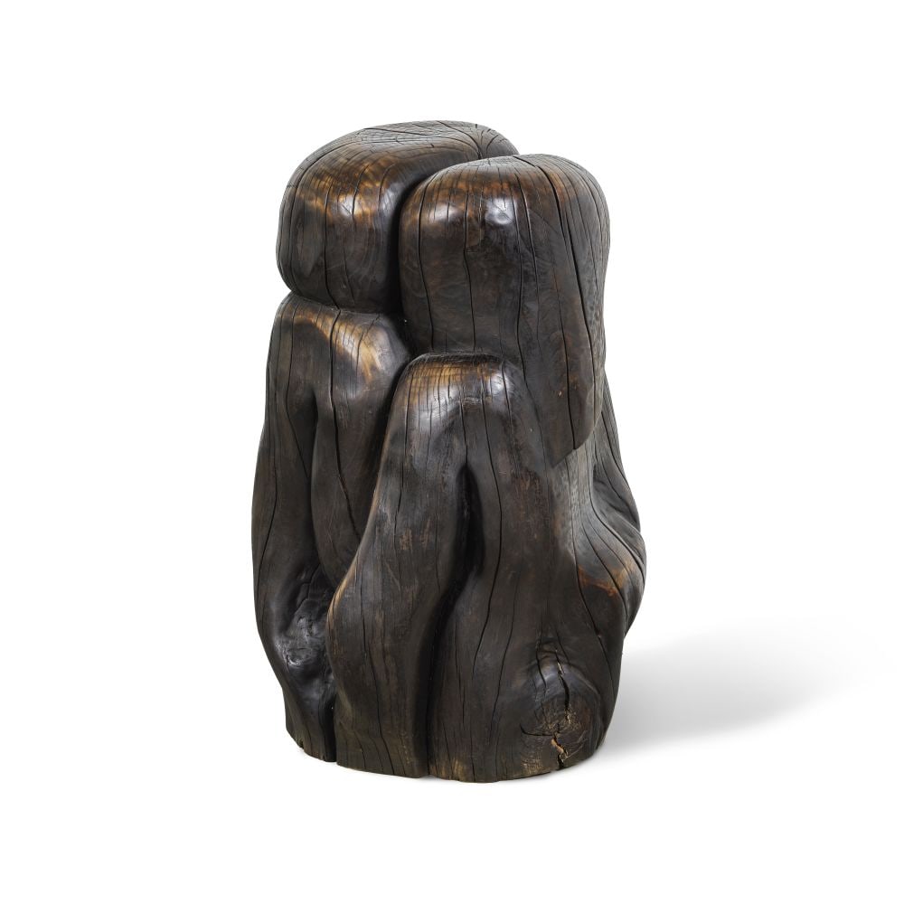 WANG KEPING (N. 1949) Couple1998: WANG KEPING (N. 1949) Couple 1998 bois de merisier, patiné au feu cherry wood, fire patina 73 x 46 x 40 cm. Cette œuvre est unique. Footnotes: Nous remercions le studio de