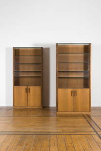 CHRISTOPHE GEVERS (1928-2007) Paire de bibliothèques: CHRISTOPHE GEVERS (1928-2007) Paire de bibliothèques En bois, multiplex, verre et plexiglas Paar boekenkasten in hout, multiplex, glas en plexiglas Pair of bookcases in wood, multiplex, glass and