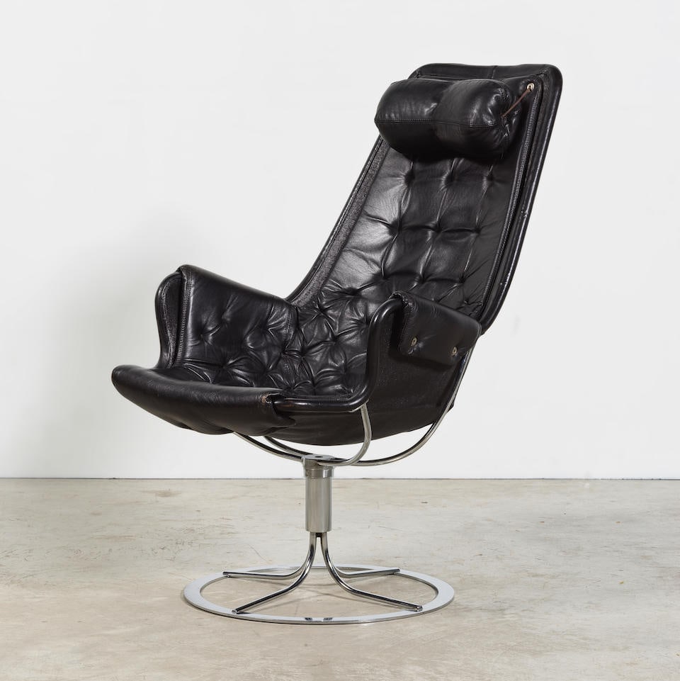 BRUNO MATHSSON (1907-1988) Fauteuil Jetson: BRUNO MATHSSON (1907-1988) Fauteuil Jetson Création en 1969 Édition Dux Acier chromé, cuir et toile enduite H: 100 cm. (39.3/8 in.); L: 65 cm. (25.1/2 in.); P: 86 cm. (33.7/8 in.) A 'Je