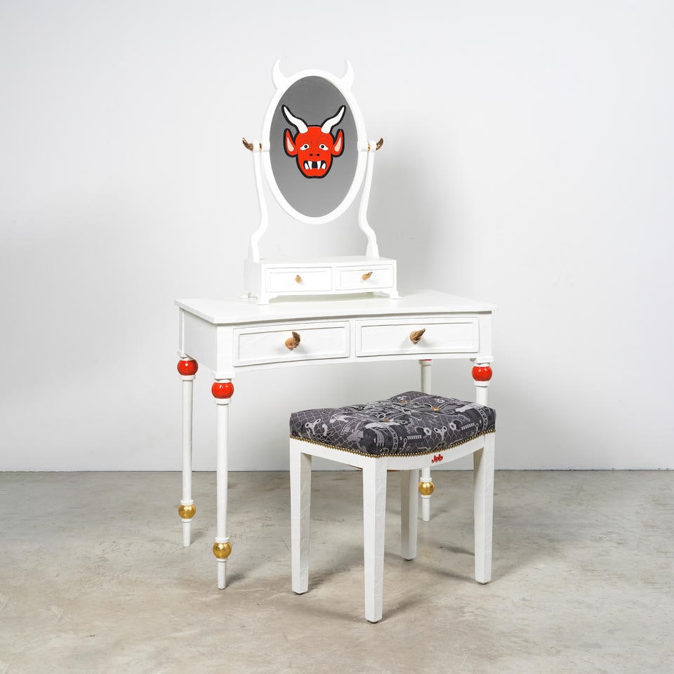 STUDIO JOB (1998) Coiffeuse et son tabouret, commande spéciale: STUDIO JOB (1998) Coiffeuse et son tabouret, commande spéciale Pièce unique 2017 Signés 'Job 2017 M.C.' et 'JOB' Bois peint, bronze et miroir La coiffeuse : H: 157 cm. (61.3/4 in.); L: