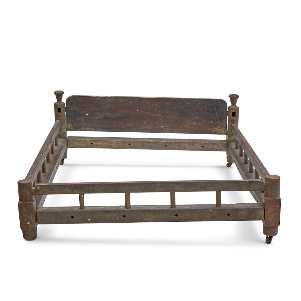 COUNTRY TURNED MAPLE AND CHESTNUT TRUNDLE BED: COUNTRY TURNED MAPLE AND CHESTNUT TRUNDLE BED ht. 18, lg. 56, dp. 48 in. Footnotes: Provenance: Property Approved for Deaccession by the Board of Trustees of Historic Deerfield, Inc. Proceeds to the b