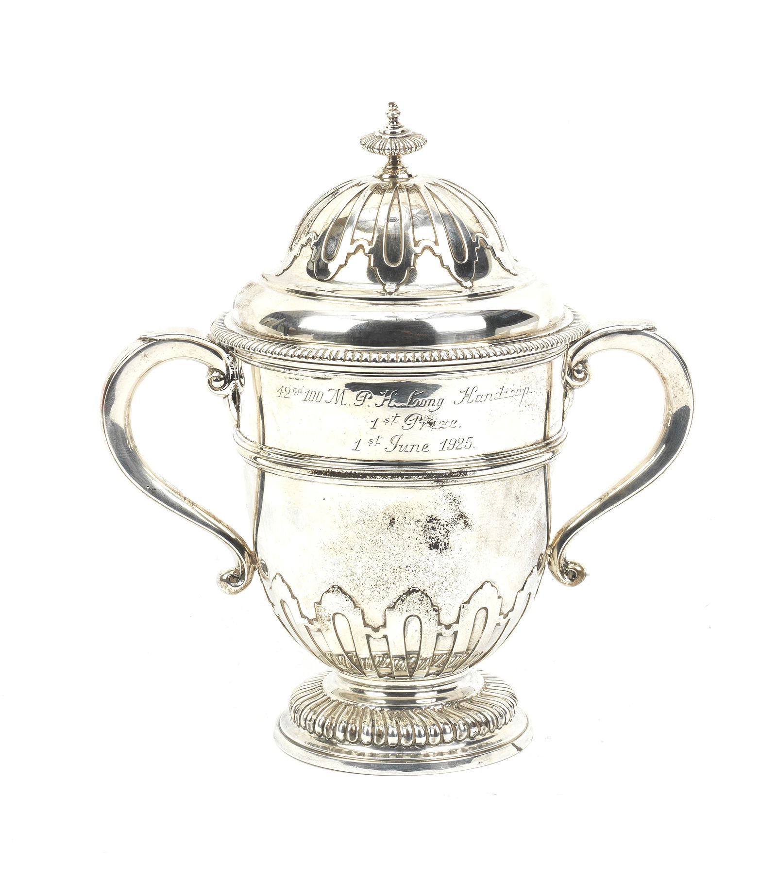 A BARC Brooklands 1925 100MPH Long Handicap 1st place sterling silver trophy, ((2)): A BARC Brooklands 1925 100MPH Long Handicap 1st place sterling silver trophy, George V twin-handled trophy with lid and finial by Charles & Richard Comyns, hallmarked London, 1925, inscribed to face '