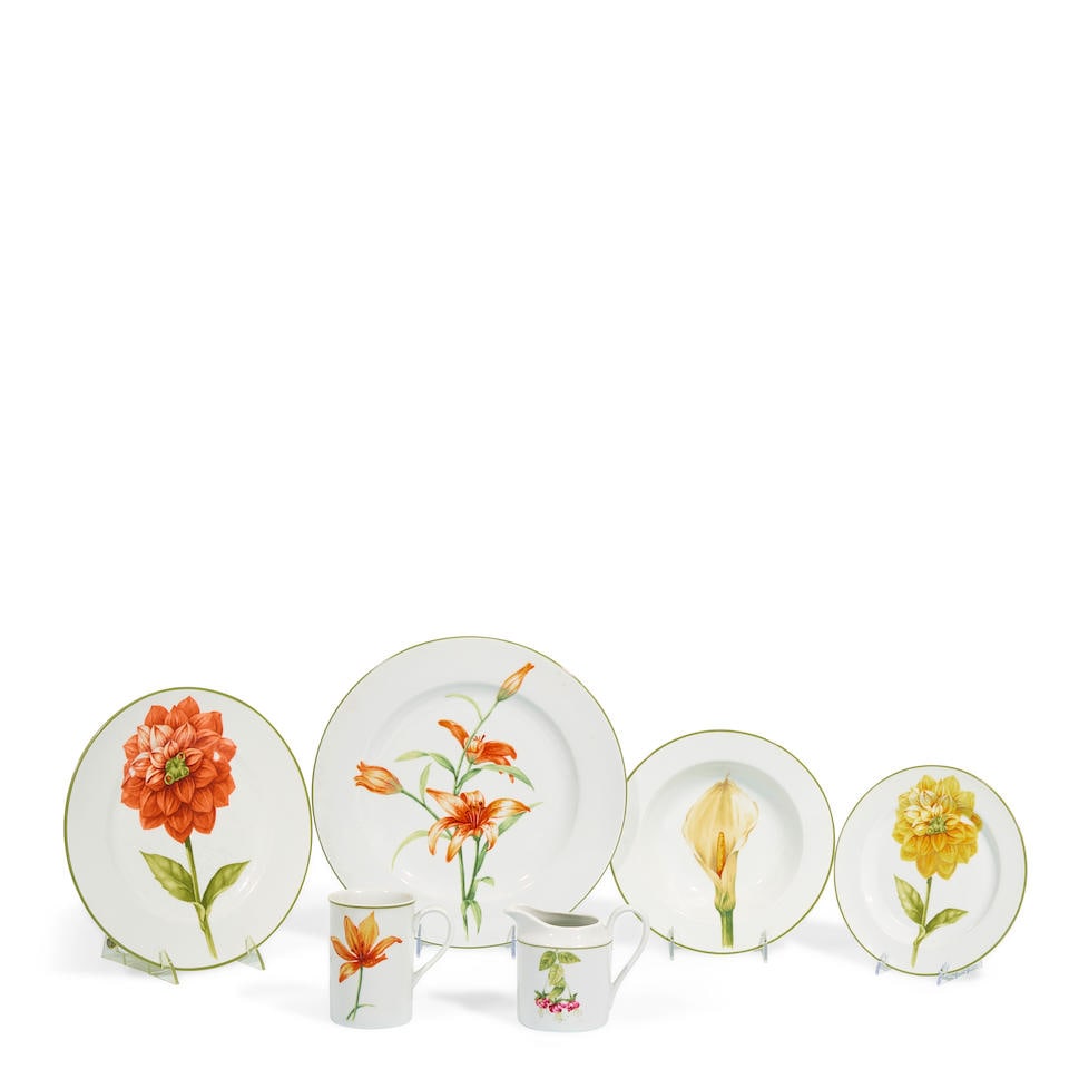 A GROUP OF 222 FIFTH (PTS) PORCELAIN DINNERWARE2002-2005: A GROUP OF 222 FIFTH (PTS) PORCELAIN DINNERWARE 2002-2005 In the Bloom pattern, comprising two chargers, five dinner plates, four soup bowls, four bread & butter plates, one creamer, and one coffee mu