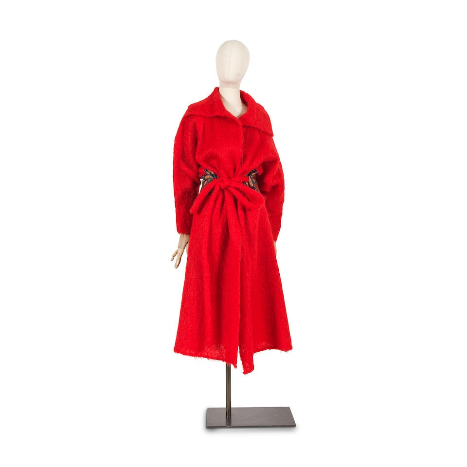 Koos Van Den Akker New York, collection Prêt-à-Porter, circa 1990. Manteau long en moh... (1 of 2)