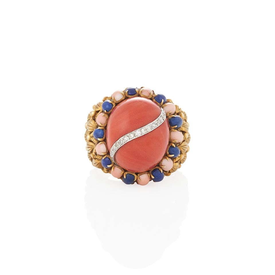 A 14K GOLD, CORAL, LAPIS LAZULI, AND DIAMONG RING, CIRCA 1960s (1 of 4)