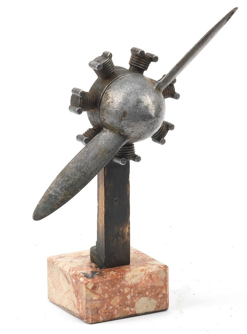 An interesting Aero Engine with Propellor mascot, (1 of 1)