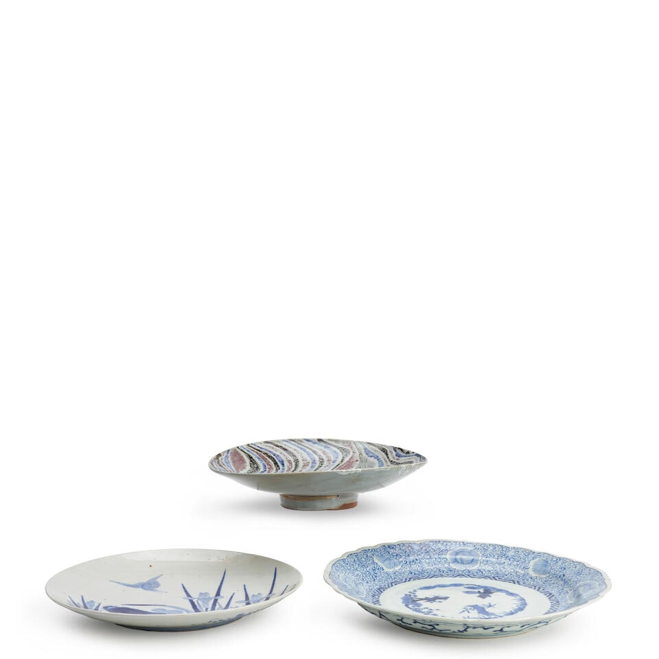 THREE LARGE PORCELAIN DISHES Meiji (1868-1912), Taisho (1912-1926) or Showa (1926-1989) era, 19t...
