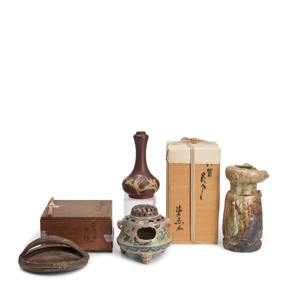 TWO STONEWARE AND TWO EARTHENWARE VESSELS Taisho (1912-1926) or Showa (1926-1989) era, 20th cent...