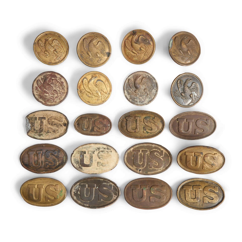 TWENTY 19TH CENTURY 'US' AND EAGLE BELT/CARTRIDGE BOX PLATES. (1 of 2)