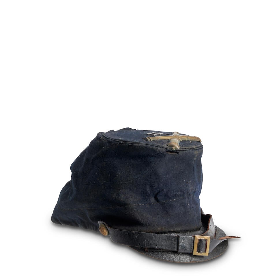 A CIVIL WAR McDOWELL-STYLE 14TH REGIMENT OF ARTILLERY FORAGE CAP. (1 of 4)