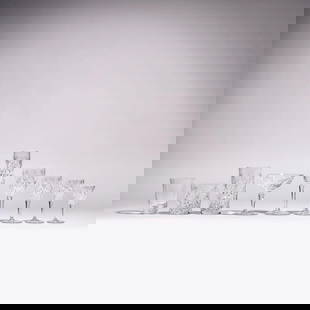 Saint Louis. Partie de service de verre en cristal tailléSet of cut crystal glassware.: Saint Louis. Partie de service de verre en cristal taillé Set of cut crystal glassware. including: 11 champagne flutes 7 champagne glasses 13 water glasses 13 red wine glasses 7 whisky