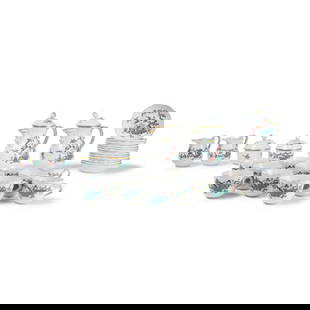 Service à café à décor Kakiemon en Meissen, après 1934 A modern Meissen...: Service à café à décor Kakiemon en Meissen, après 1934 A modern Meissen coffee service with Kakiemon decoration, after 1934 Painted in Kakiemon style, comprising 12 cups