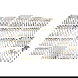 Cartier. Partie de ménagère en argent et vermeil 925 °/°°Silver and 925...: Cartier. Partie de ménagère en argent et vermeil 925 °/°° Silver and 925°/°° vermeil cutlery set. . Modèle daté de 1986 , « la Maison de Louis