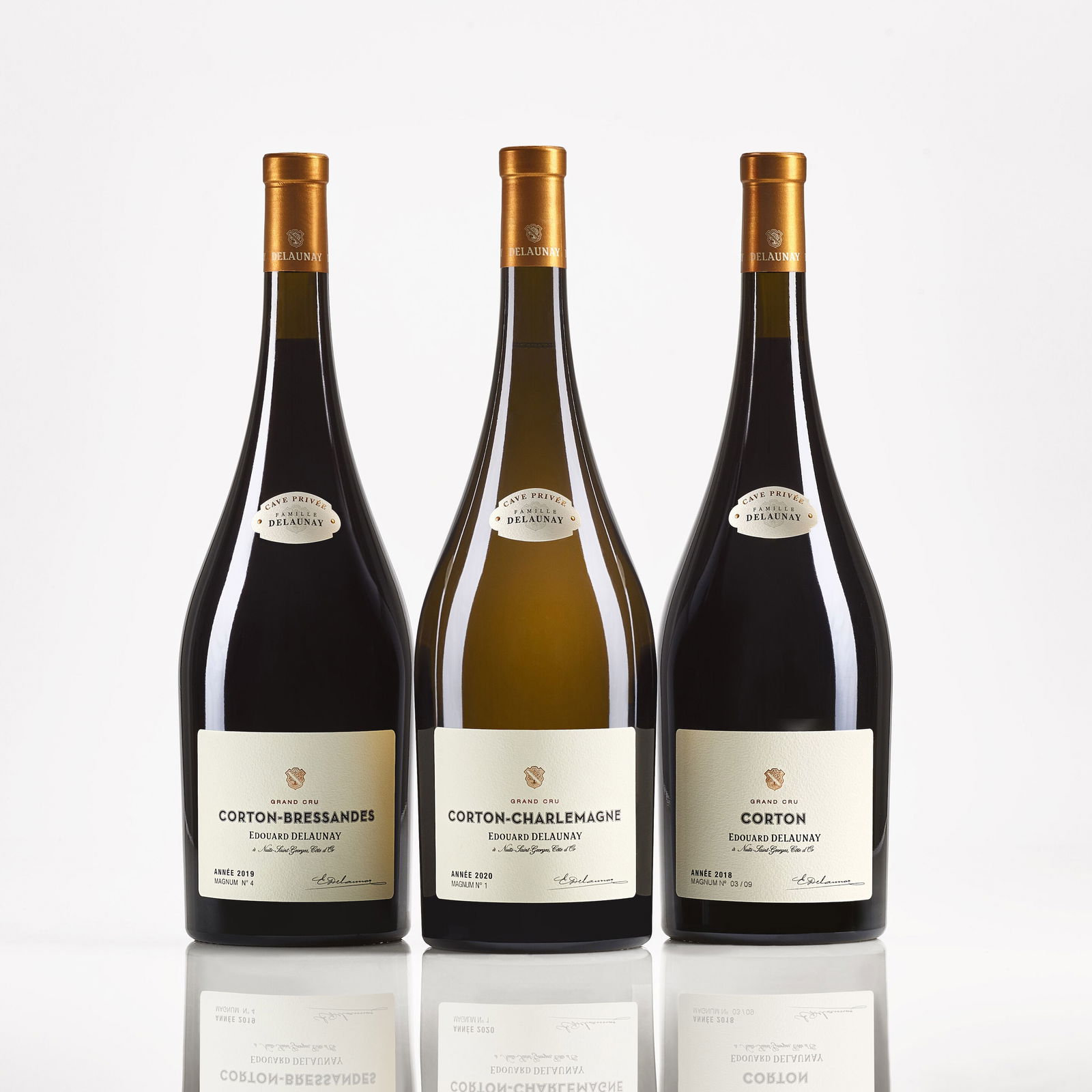 Edouard Delaunay, Côte de Beaune Grand Cru 2018-2020 (3x Magnum) | Les Ateliers de Langaler...: Edouard Delaunay, Corton, 2018 (1x Magnum) Region: Burgundy Miscellaneous: 929 bottles and 9 magnums produced Notes: James Suckling 95pts Decanter 94pts Jeannie Cho Lee 94pts Gorgeous, deep cherry red