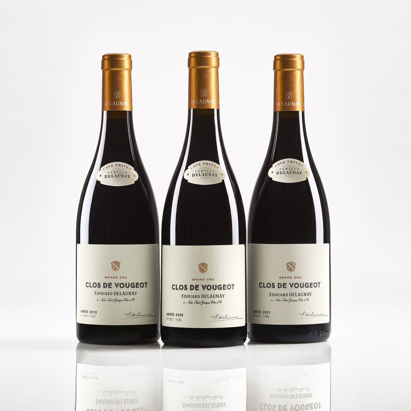 Edouard Delaunay, Vertical of Clos de Vougeot 2019-2021 (3x 750ml) | Les Ateliers de Langalerie ...: Edouard Delaunay, Clos de Vougeot, 2019 (1x 750ml) Region: Burgundy Miscellaneous: 1467 bottles and 6 magnums produced Notes: Wine & Spirits 91pts Gorgeous dark red in colour. The intense yet airy nos