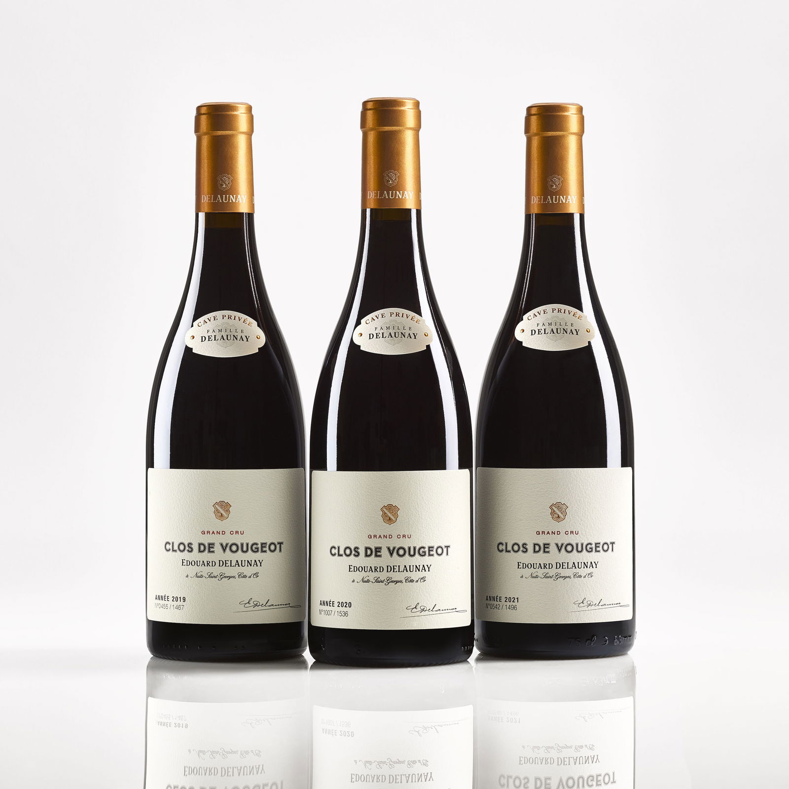 Edouard Delaunay, Vertical of Clos de Vougeot 2019-2021 (3x 750ml) | Les Ateliers de Langalerie ...: Edouard Delaunay, Clos de Vougeot, 2019 (1x 750ml) Region: Burgundy Notes: Wine & Spirits 91pts Gorgeous dark red in colour. The intense yet airy nose is redolent of dense masculine scents of oak, mus