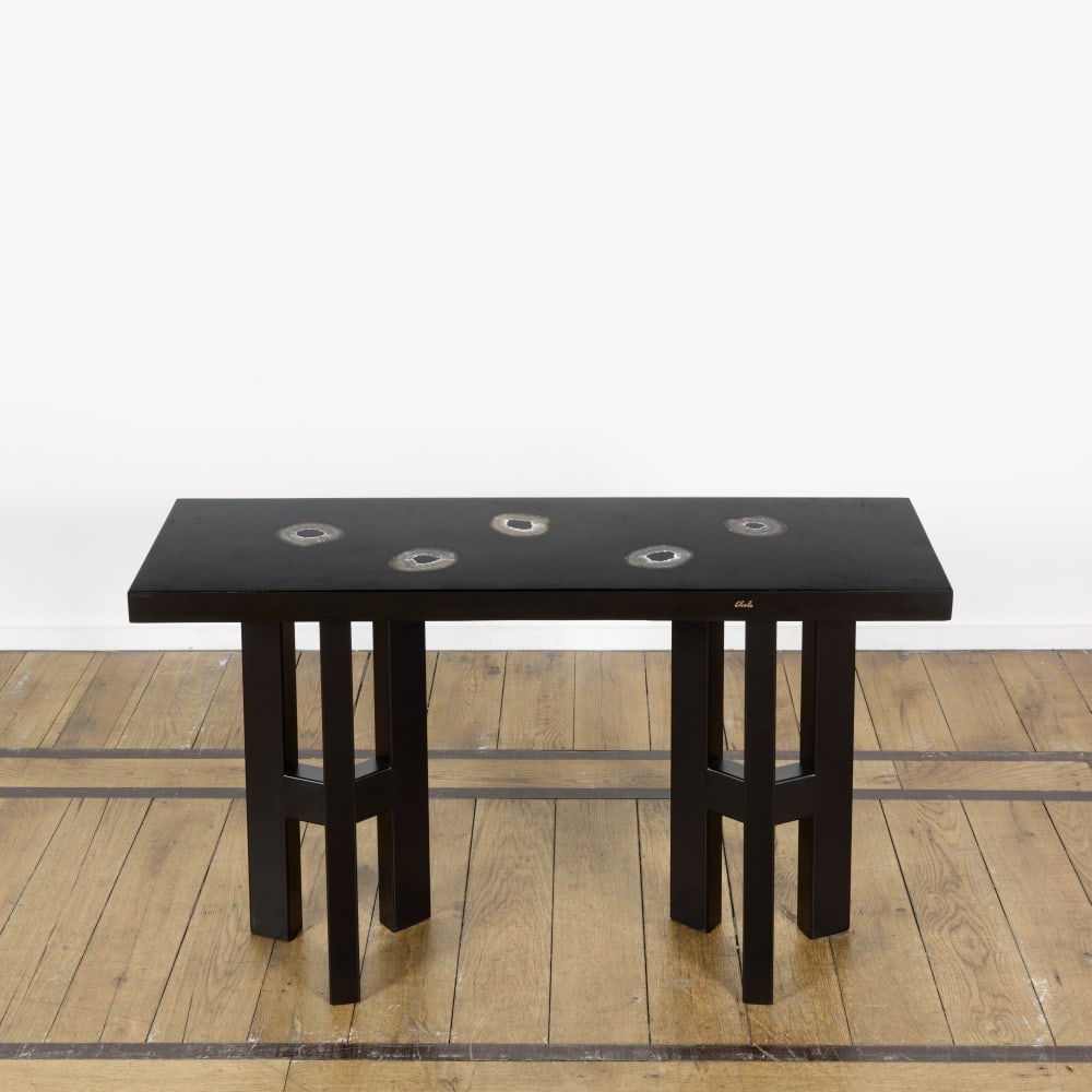 ADO CHALE (1928-2025) Console: ADO CHALE (1928-2025) Console 2017 Signée 'Chale' Calcédoine, résine et acier peint H: 73,5 cm. (29 in.); L: 129,5 cm. (51 in.); P: 39,3 cm. (15.1/2 in.) A signed console table in chalc