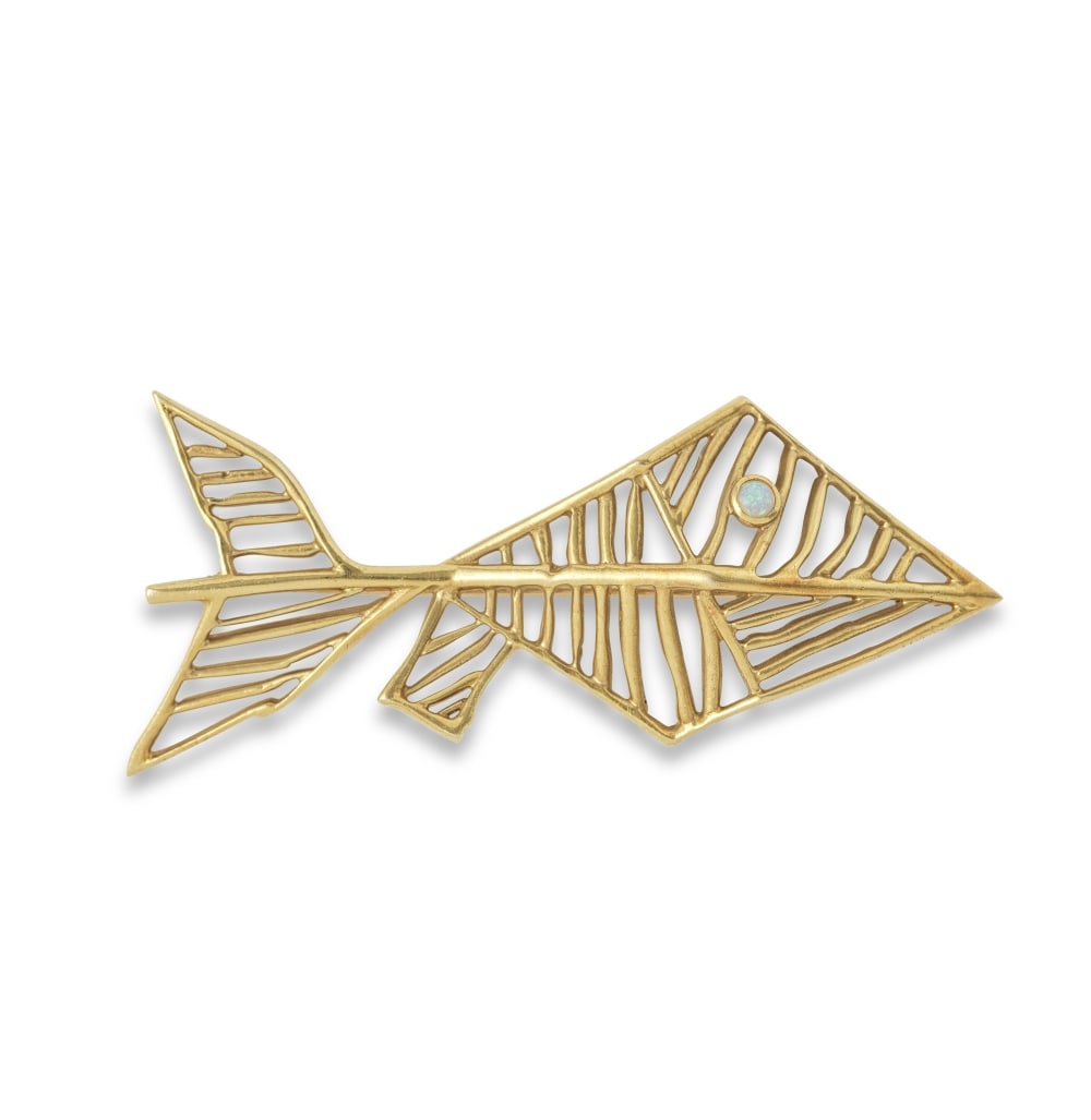 GEORGES BRAQUE: BROCHE 'POISSON' OPALE, CIRCA 1960: GEORGES BRAQUE: BROCHE 'POISSON' OPALE, CIRCA 1960 Le corps ajouré aux motifs géométriques en or jaune, l'oeil serti d'un cabochon d'opale, signée BIJOUX de BRAQUE par HdeL, num