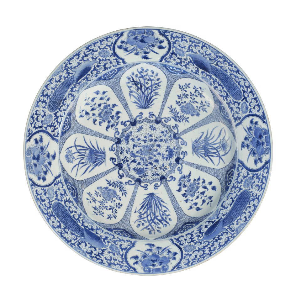 A BLUE AND WHITE 'FLORAL' CHARGER Kangxi period
