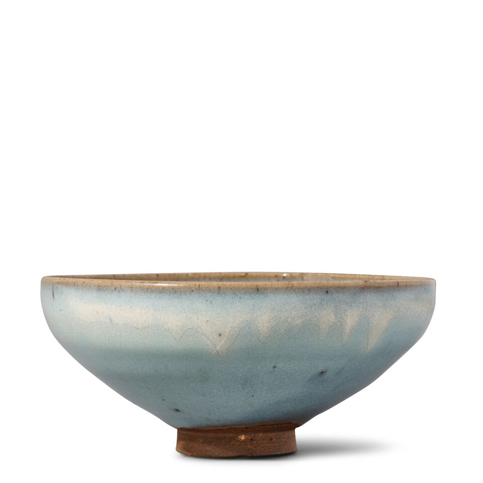 A PURPLE-SPLASHED JUNYAO BOWL Jin dynasty (box)