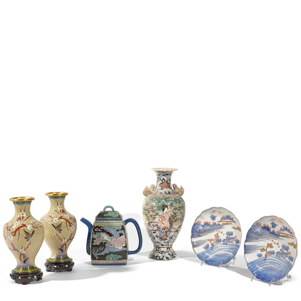 SIX CHINESE AND JAPANESE CERAMIC AND PORCELAIN PLATES, POTS, AND VASES19th-20th centuries (1 of 1)